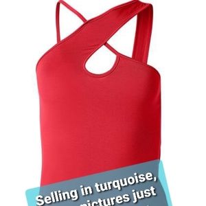 (CURVY) Strappy Keyhole Top